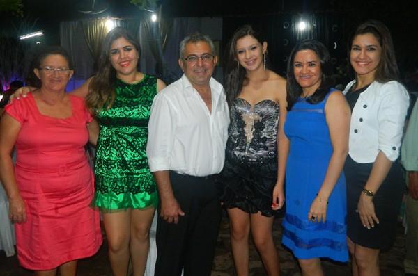 Aniversário de Zayra Meneses comemorado  em grande estilo - Imagem 30