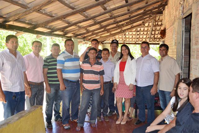 Prefeita Paula Araujo faz visita às obras em andamento na cidade - Imagem 9