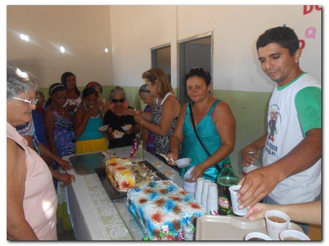 SEMTAC presta homenagem aos Idosos do Centro de Convivência - Imagem 37