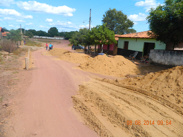 Começa a construção de pavimentação poliédrica no Bairro Frecheiras - Imagem 3