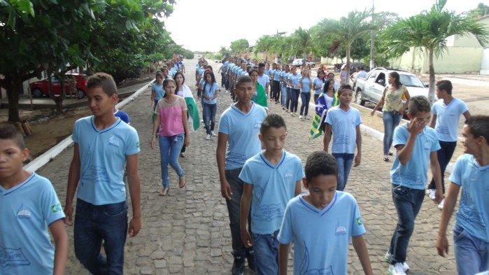 Público prestigia Desfile Cívico de 7 de setembro em Francinópolis - Imagem 100