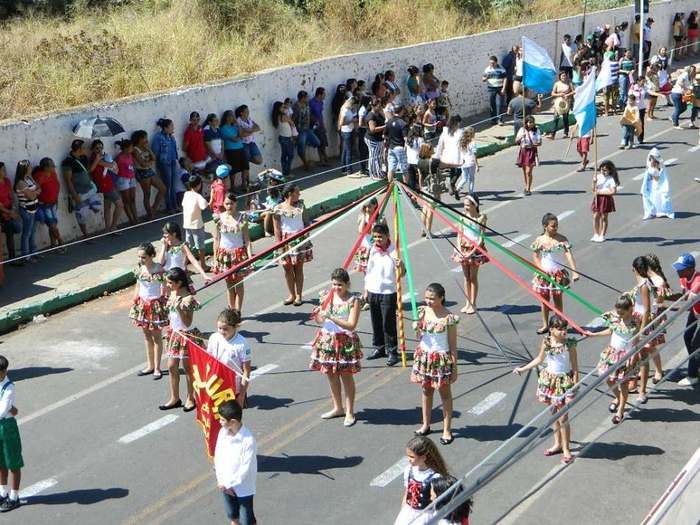 Desfile cívico temático se consolida em Pedro II - Imagem 11