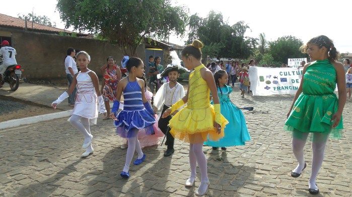 Público prestigia Desfile Cívico de 7 de setembro em Francinópolis - Imagem 13