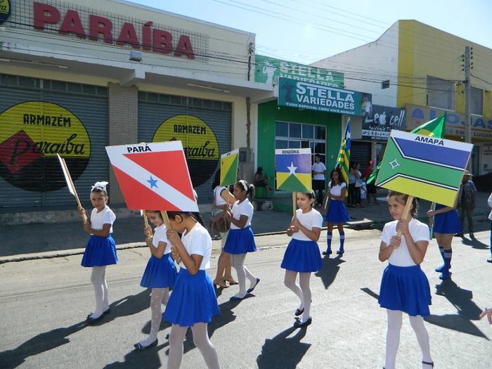 Desfile cívico temático se consolida em Pedro II - Imagem 2