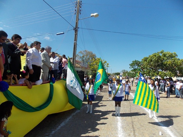 Prefeitura realiza tradicional desfile cívico em homenagem a Independência do Brasil - Imagem 46