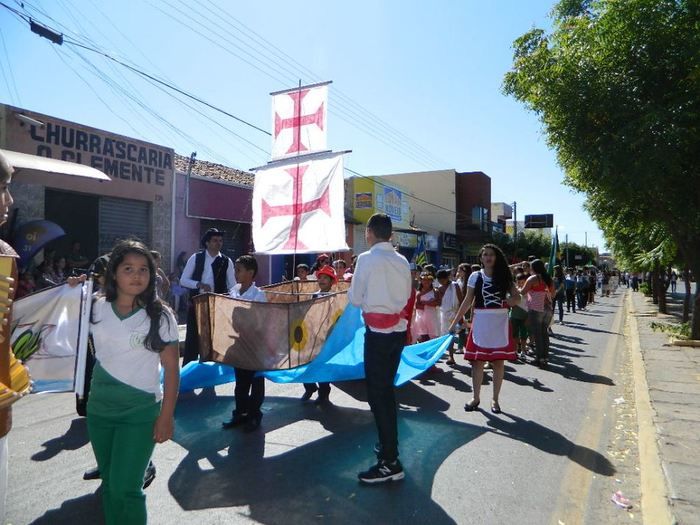 Desfile cívico temático se consolida em Pedro II - Imagem 3
