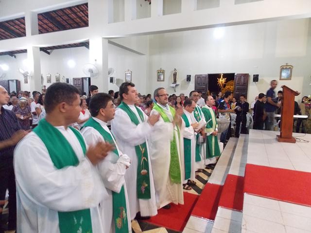  OSCAR É O NOVO PÁROCO DE BATALHA - Imagem 16