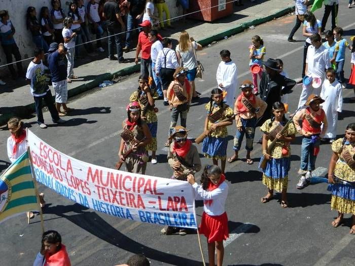 Desfile cívico temático se consolida em Pedro II - Imagem 13