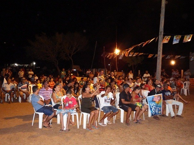 Ex-prefeito de Esperantina Lourival Bezerra participa de reunião politica no Canto da Palmeira - Imagem 4