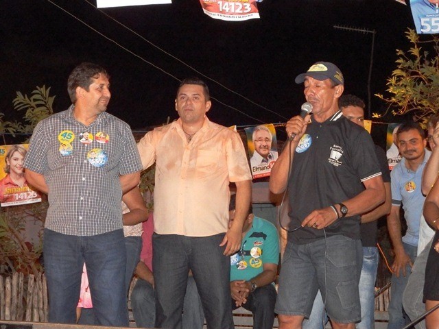 Ex-prefeito de Esperantina Lourival Bezerra participa de reunião politica no Canto da Palmeira - Imagem 14