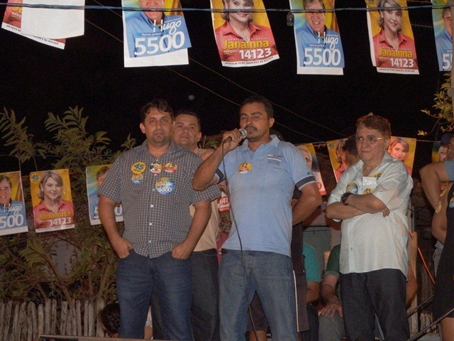 Ex-prefeito de Esperantina Lourival Bezerra participa de reunião politica no Canto da Palmeira - Imagem 16