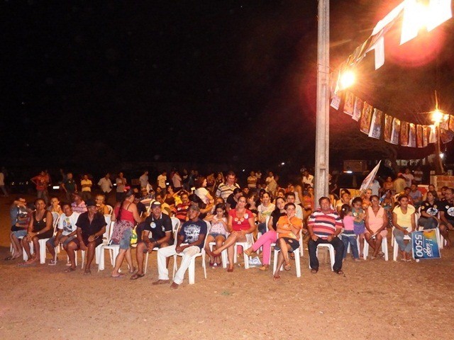 Ex-prefeito de Esperantina Lourival Bezerra participa de reunião politica no Canto da Palmeira - Imagem 5