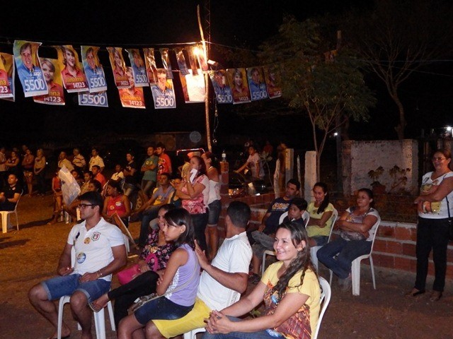 Ex-prefeito de Esperantina Lourival Bezerra participa de reunião politica no Canto da Palmeira - Imagem 10