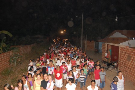 Centenas de fiéis participam da procissão de abertura em honra ao Sagrado Coração de Jesus - Imagem 7