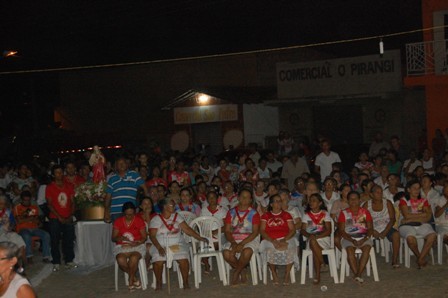 Centenas de fiéis participam da procissão de abertura em honra ao Sagrado Coração de Jesus - Imagem 23