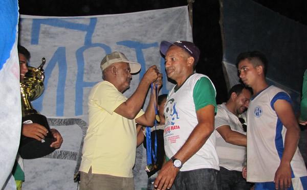 Prefeito Tintin participa de final de campeonato de futebol - Imagem 1
