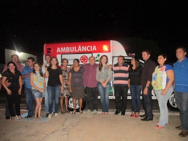 Prefeito Reginaldo recebe nova ambulância para São Félix do Piauí - Imagem 5