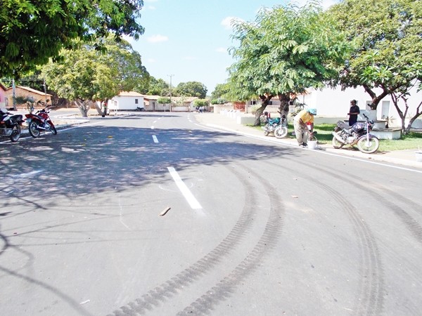 Secretaria de obras inicia sinalização da pavimentação do bairro trizidela - Imagem 12