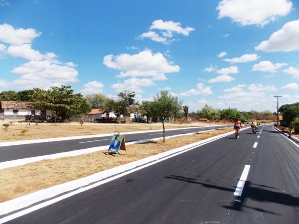 Secretaria de obras inicia sinalização da pavimentação do bairro trizidela - Imagem 10