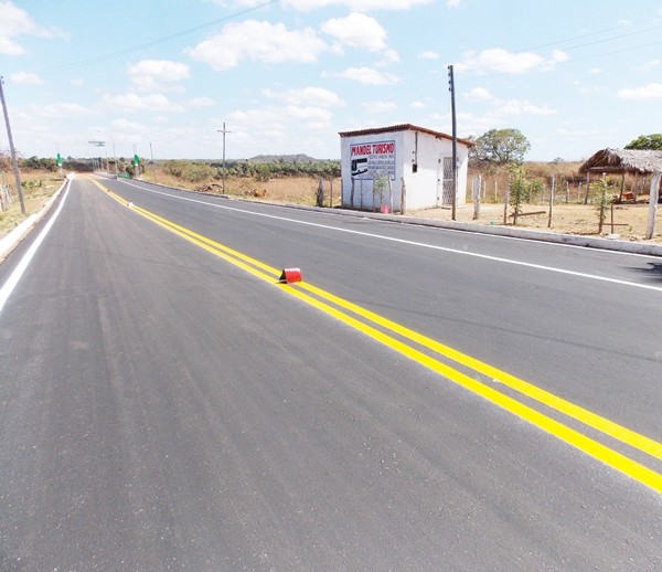 Secretaria de obras inicia sinalização da pavimentação do bairro trizidela - Imagem 15