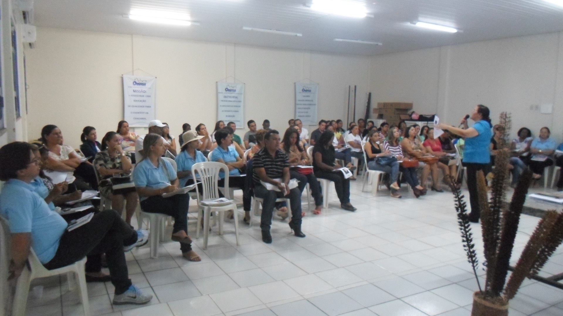 Gestores da rede municipal de ensino participam de reunião avaliativa em Oeiras