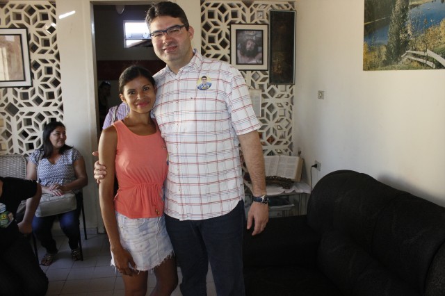 Luciano Nunes participa de caminhada pela feira no centro comercial de Miguel Alves - Imagem 8