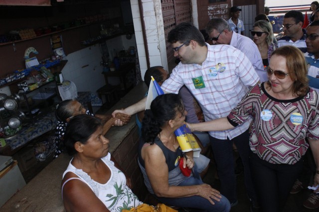 Luciano Nunes participa de caminhada pela feira no centro comercial de Miguel Alves - Imagem 45