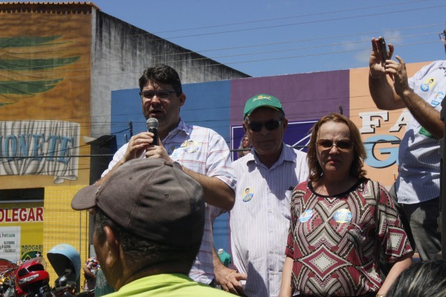 Luciano Nunes participa de caminhada pela feira no centro comercial de Miguel Alves - Imagem 64