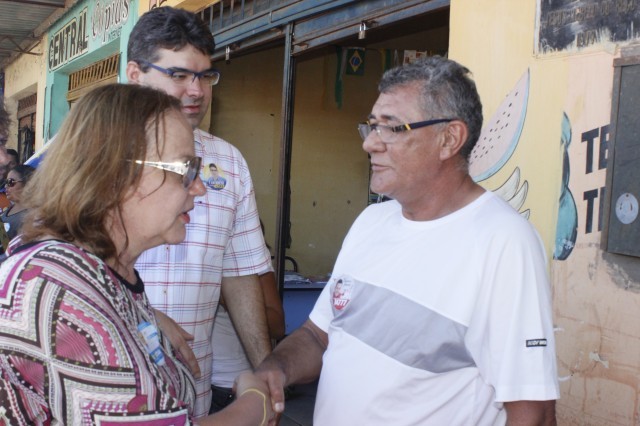 Luciano Nunes participa de caminhada pela feira no centro comercial de Miguel Alves - Imagem 55