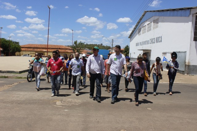 Luciano Nunes participa de caminhada pela feira no centro comercial de Miguel Alves - Imagem 30
