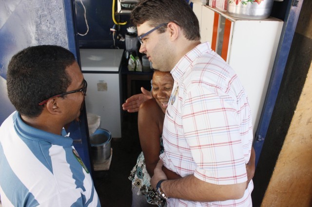 Luciano Nunes participa de caminhada pela feira no centro comercial de Miguel Alves - Imagem 35