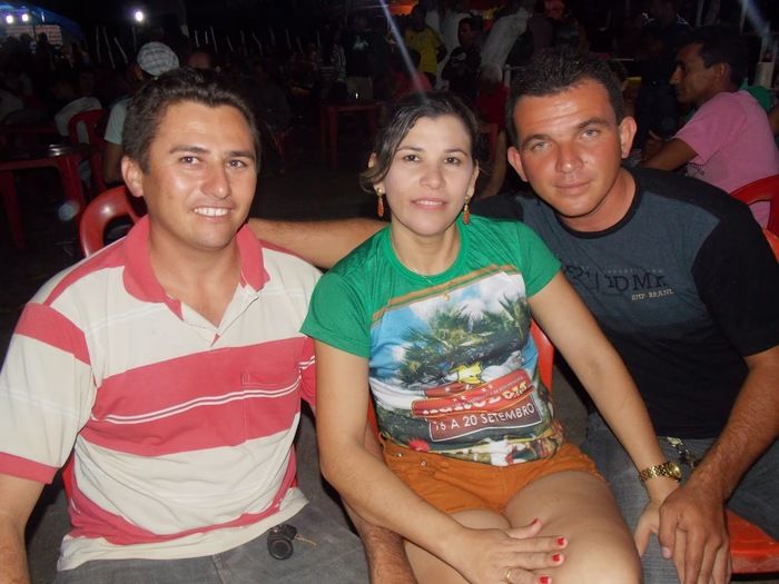 Centenas de pessoas prestigiam abertura da II Exposição Agrobom em Bom Princípio do Piauí - Imagem 6