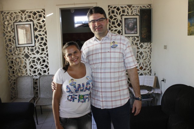 Luciano Nunes participa de caminhada pela feira no centro comercial de Miguel Alves - Imagem 9