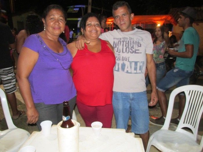 Trio Elétrico Nem Motos faz encerramento dos festejos  no bairro Vila em Agricolândia - Imagem 15