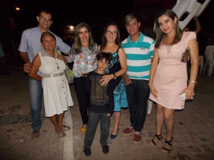 Registros fotográficos logo após a novena no espaço da Barraca Paroquial  e da Praça Acelino Rezende - Imagem 4