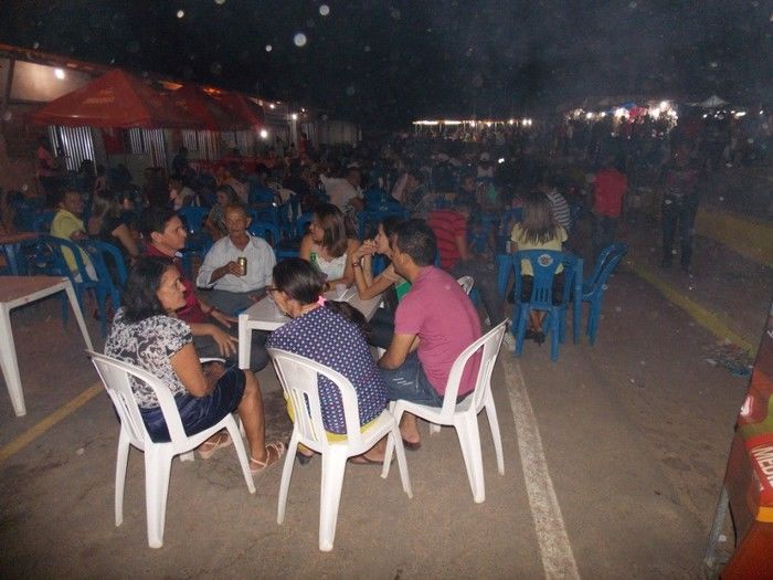 Registros fotográficos logo após a novena no espaço da Barraca Paroquial  e da Praça Acelino Rezende - Imagem 11