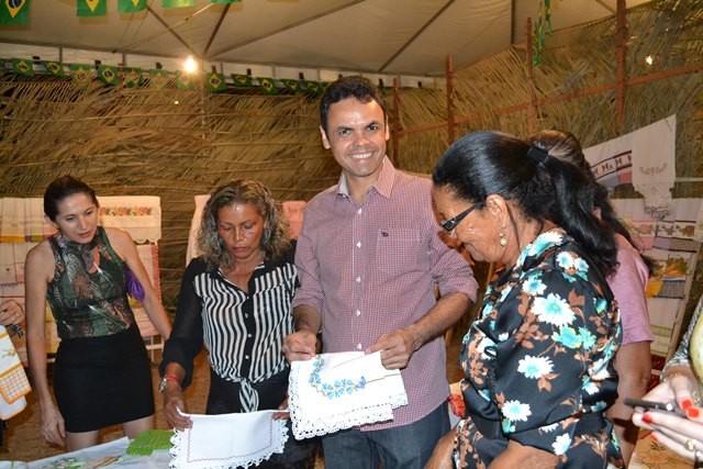 Prefeitura promove artesanato sanjoanense nos festejos juninos - Imagem 15