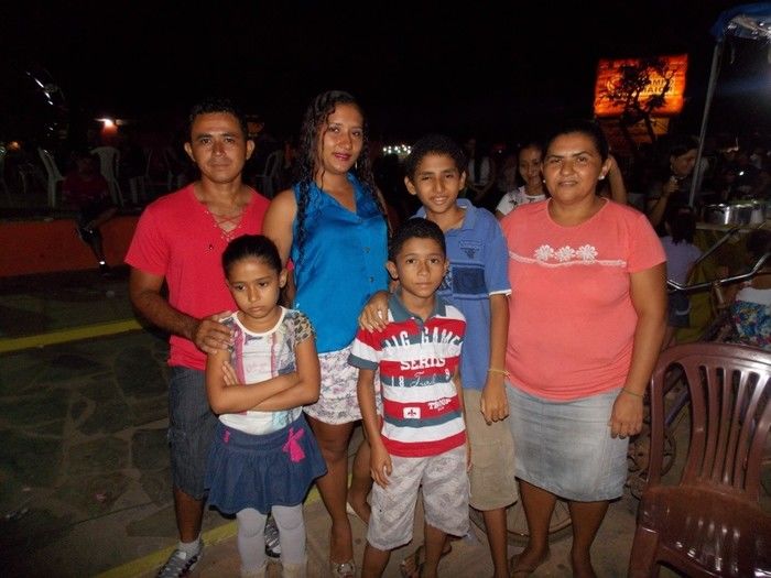 Registros fotográficos logo após a novena no espaço da Barraca Paroquial  e da Praça Acelino Rezende - Imagem 12