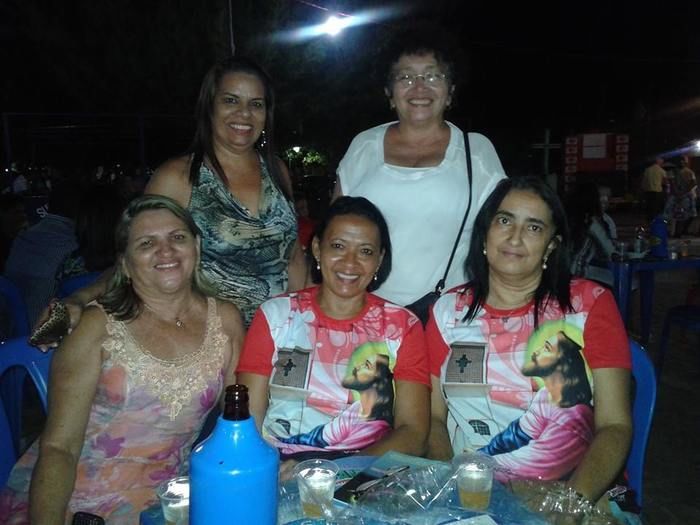 Registros fotográficos logo após a novena no espaço da Barraca Paroquial  e da Praça Acelino Rezende - Imagem 34