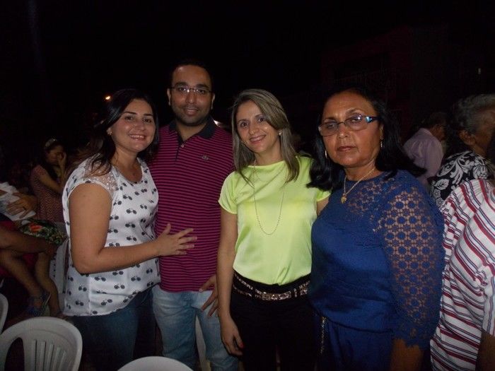 Registros fotográficos logo após a novena no espaço da Barraca Paroquial  e da Praça Acelino Rezende - Imagem 1