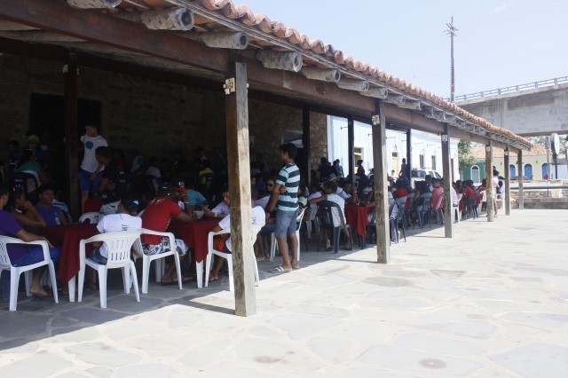 Prefeita leva jovens e  pessoas da terceira idade para o litoral piauiense - Imagem 119