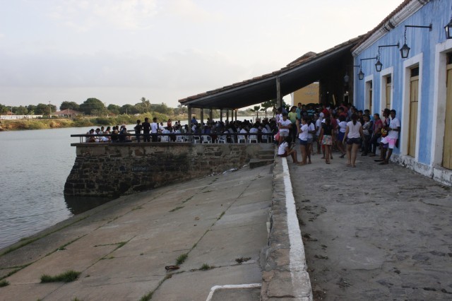 Prefeita leva jovens e  pessoas da terceira idade para o litoral piauiense - Imagem 33