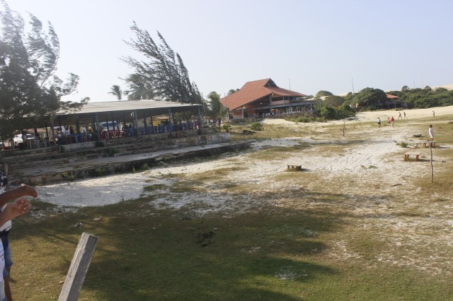 Prefeita leva jovens e  pessoas da terceira idade para o litoral piauiense - Imagem 160
