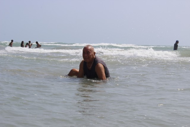 Prefeita leva jovens e  pessoas da terceira idade para o litoral piauiense - Imagem 93