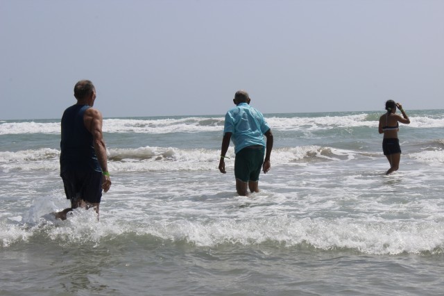 Prefeita leva jovens e  pessoas da terceira idade para o litoral piauiense - Imagem 92