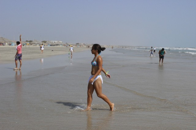 Prefeita leva jovens e  pessoas da terceira idade para o litoral piauiense - Imagem 74