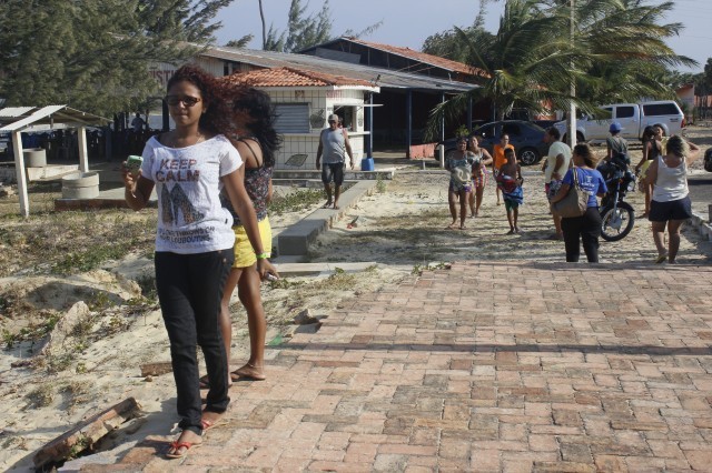 Prefeita leva jovens e  pessoas da terceira idade para o litoral piauiense - Imagem 146