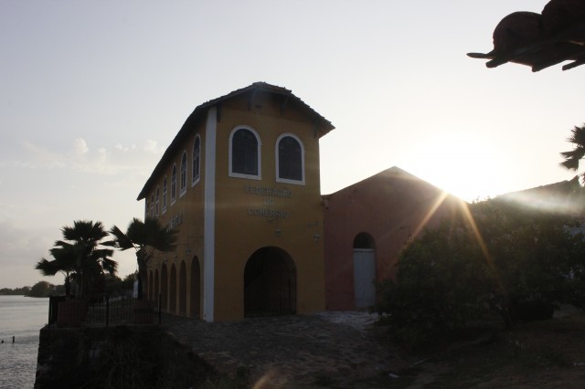 Prefeita leva jovens e  pessoas da terceira idade para o litoral piauiense - Imagem 35