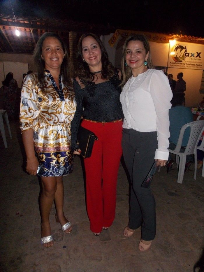 Registros  fotográficos do movimento após a celebração da 5ª noite dos festejos do Sagrado Coração Coração de Jesus  - Imagem 20