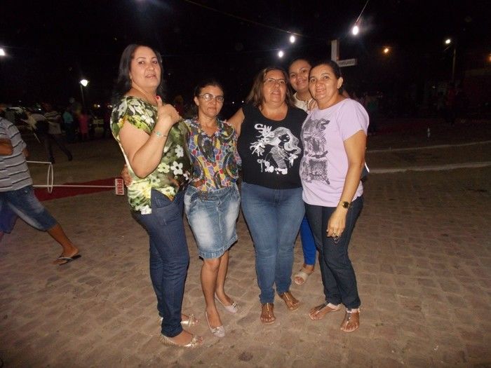 Registros  fotográficos do movimento após a celebração da 5ª noite dos festejos do Sagrado Coração Coração de Jesus  - Imagem 5